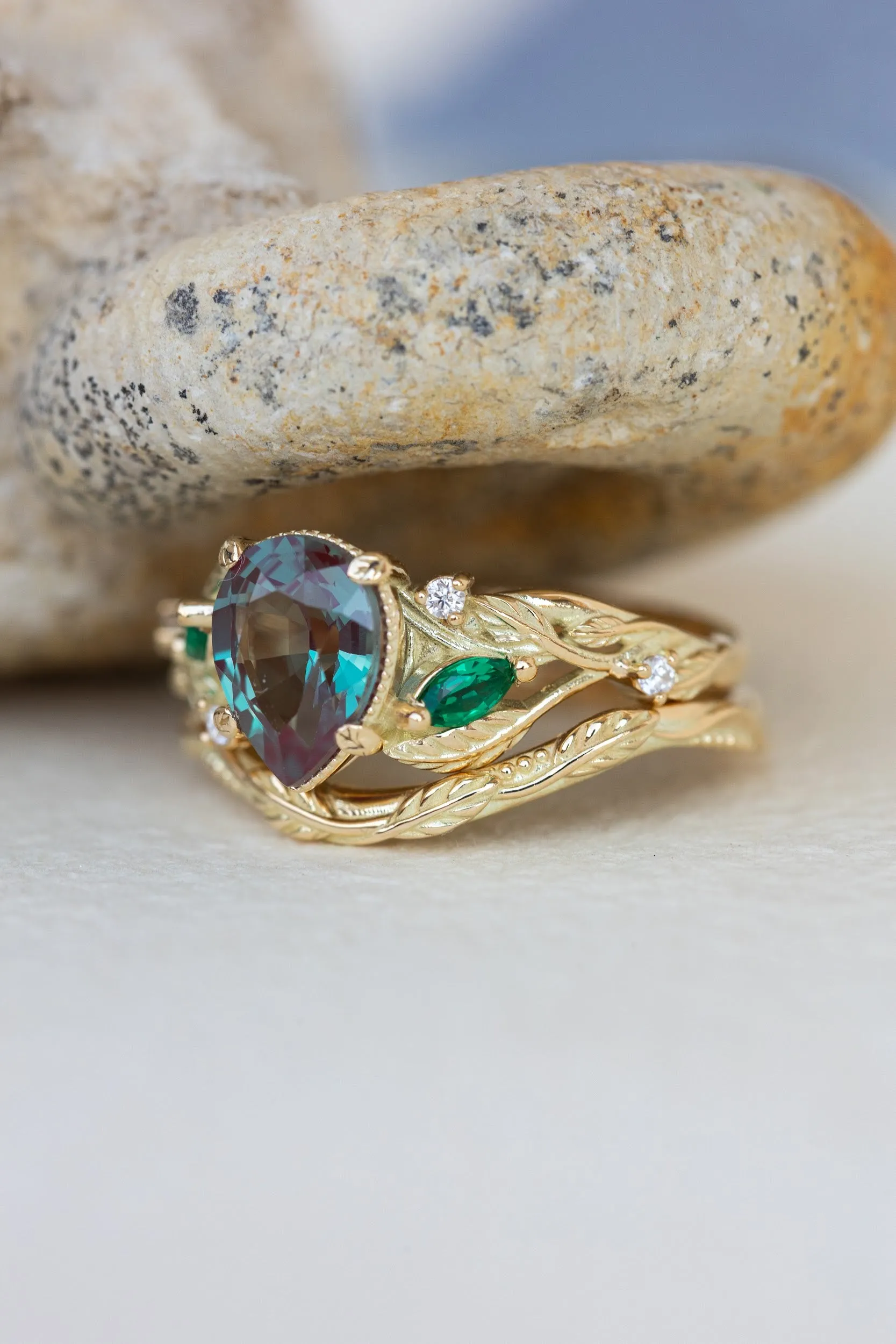 Colour changing alexandrite engagement ring, gold vines proposal ring / Patricia