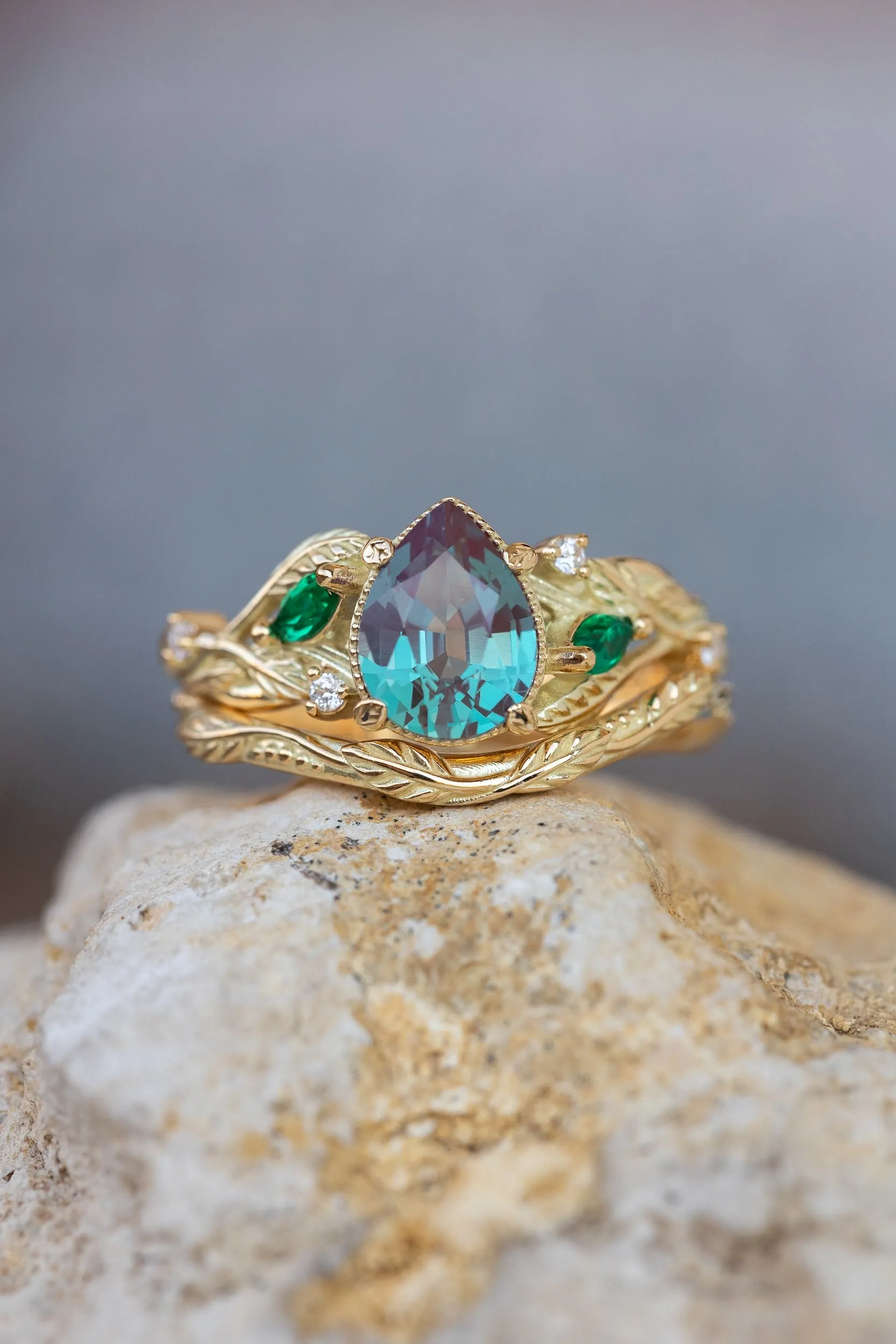 Colour changing alexandrite engagement ring, gold vines proposal ring / Patricia