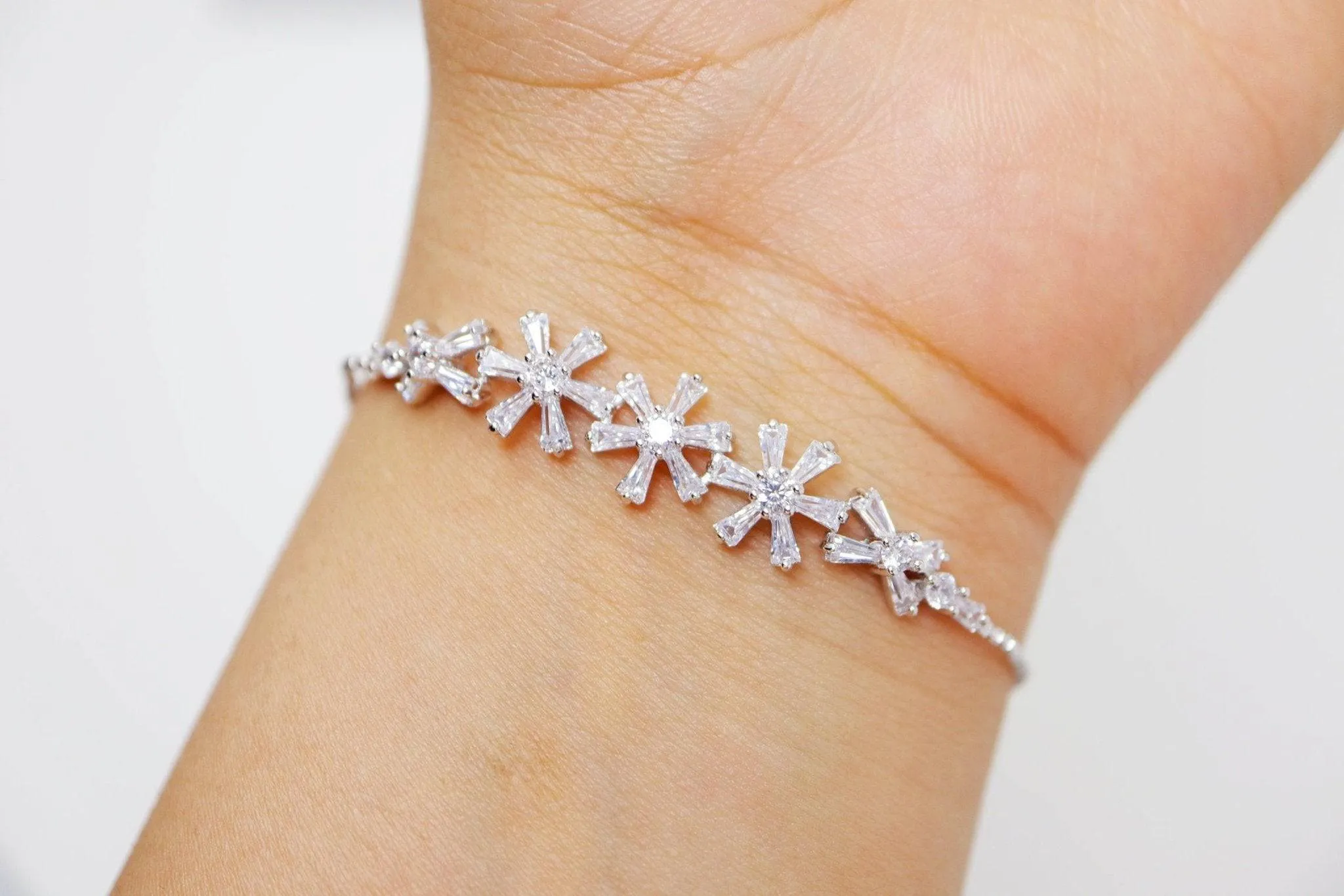 Cubic Zirconia Flower Diamond Drop Crystal Bracelet, Diamond Bracelet, Bridal Jewelry, Bridesmaid Gift, Statement Bracelet.