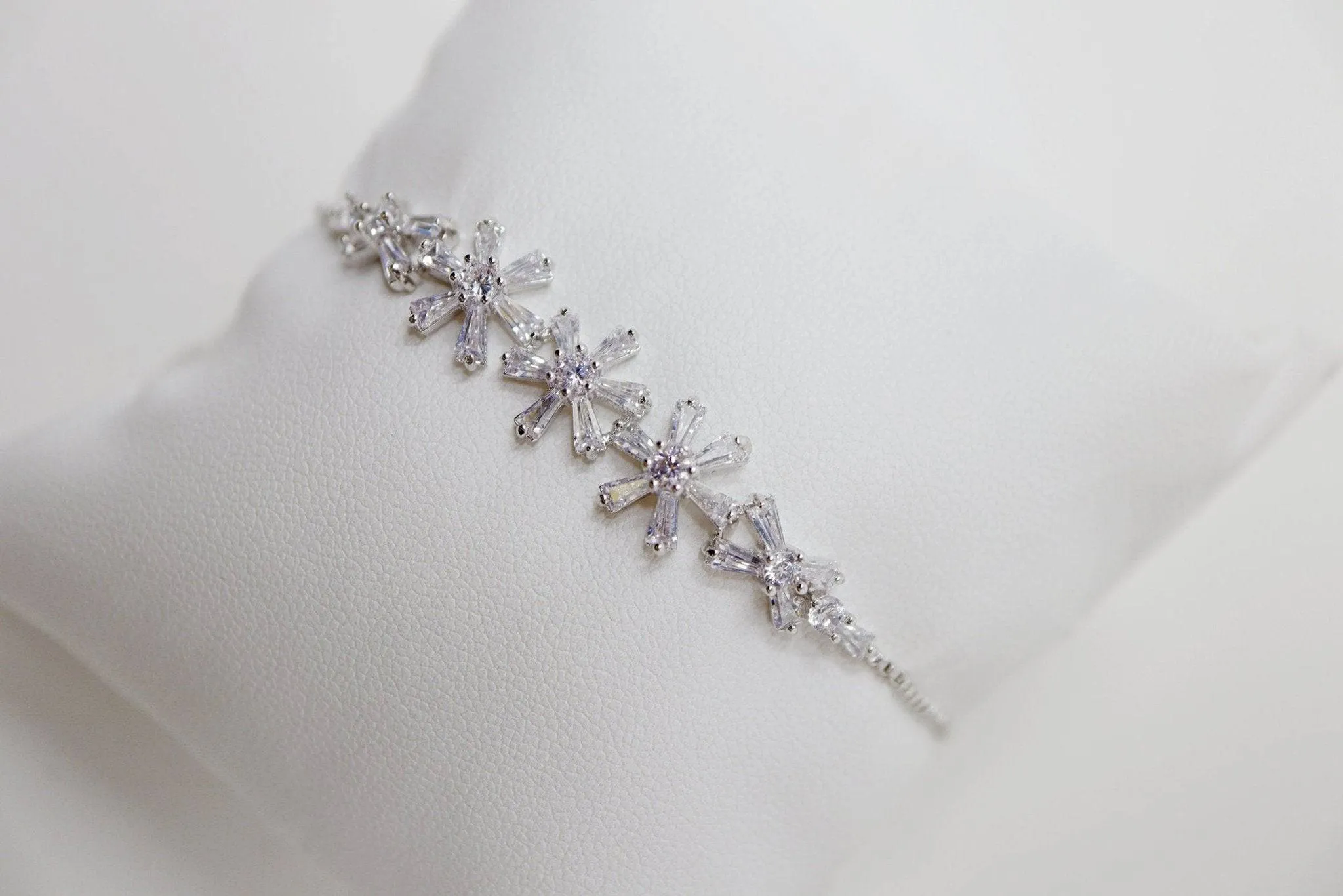 Cubic Zirconia Flower Diamond Drop Crystal Bracelet, Diamond Bracelet, Bridal Jewelry, Bridesmaid Gift, Statement Bracelet.