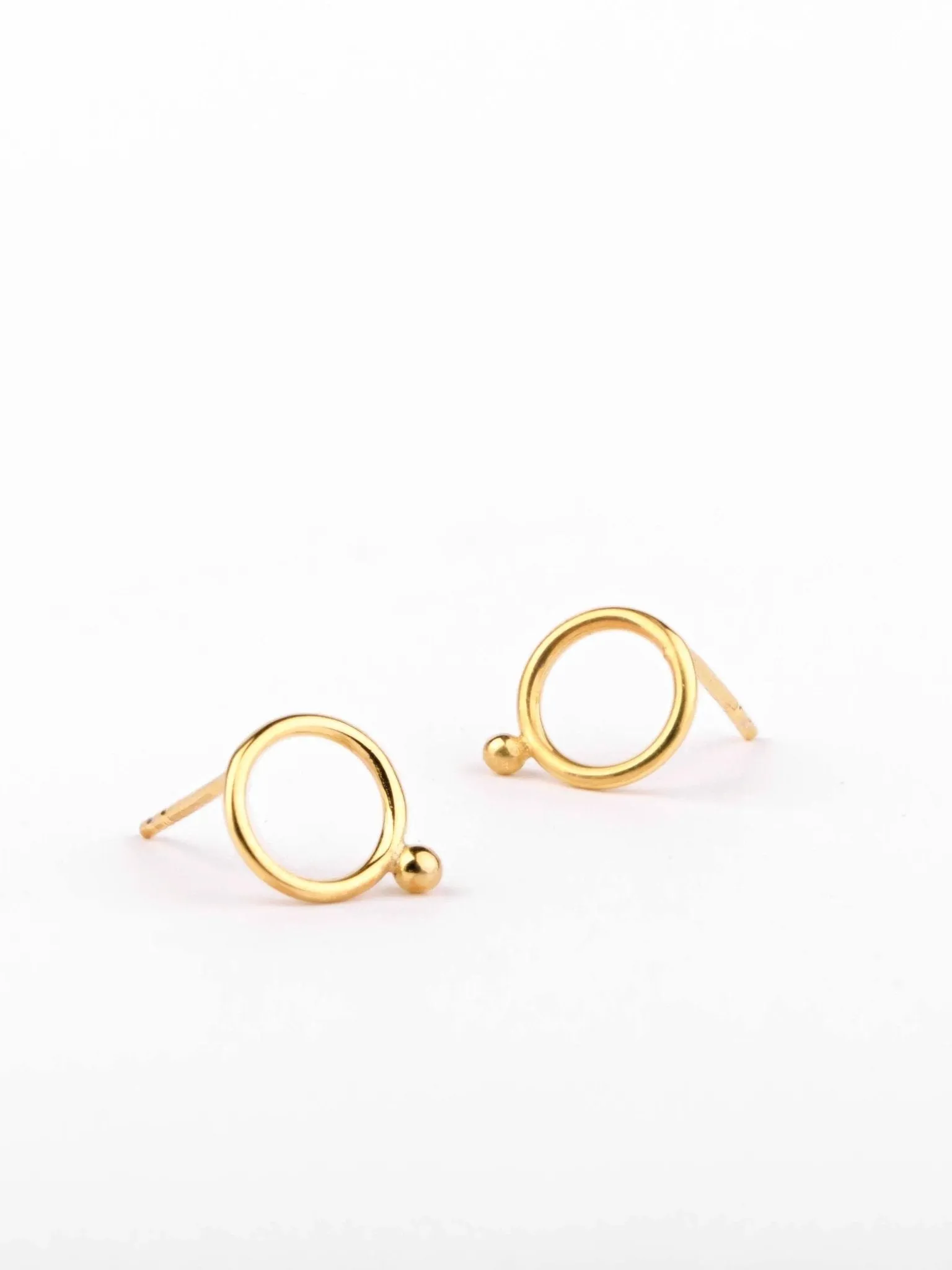 Darea Circle Earrings