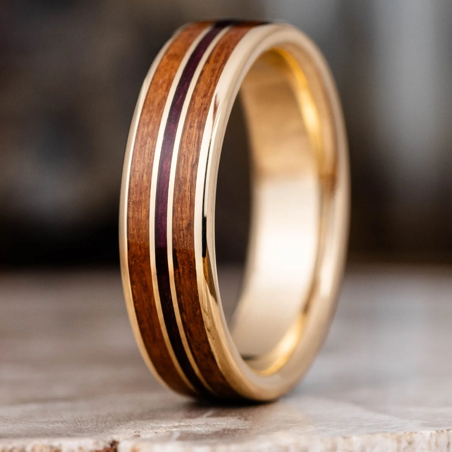 (In-Stock) Men's 14k Yellow Gold Wedding Band with Black Cherry and Purple Heart Wood - Size 9.75 | 6mm Wide