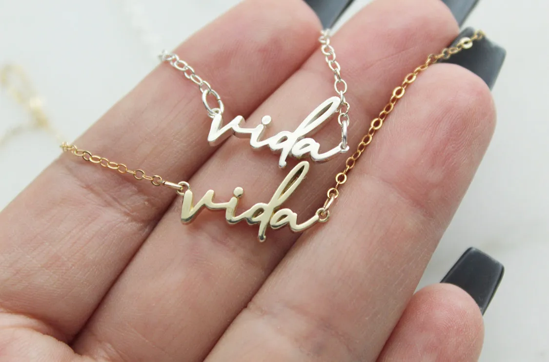 Vida Necklace